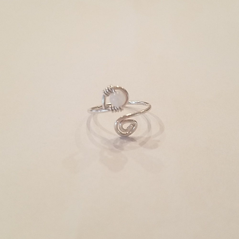 Silver toe ring with bead